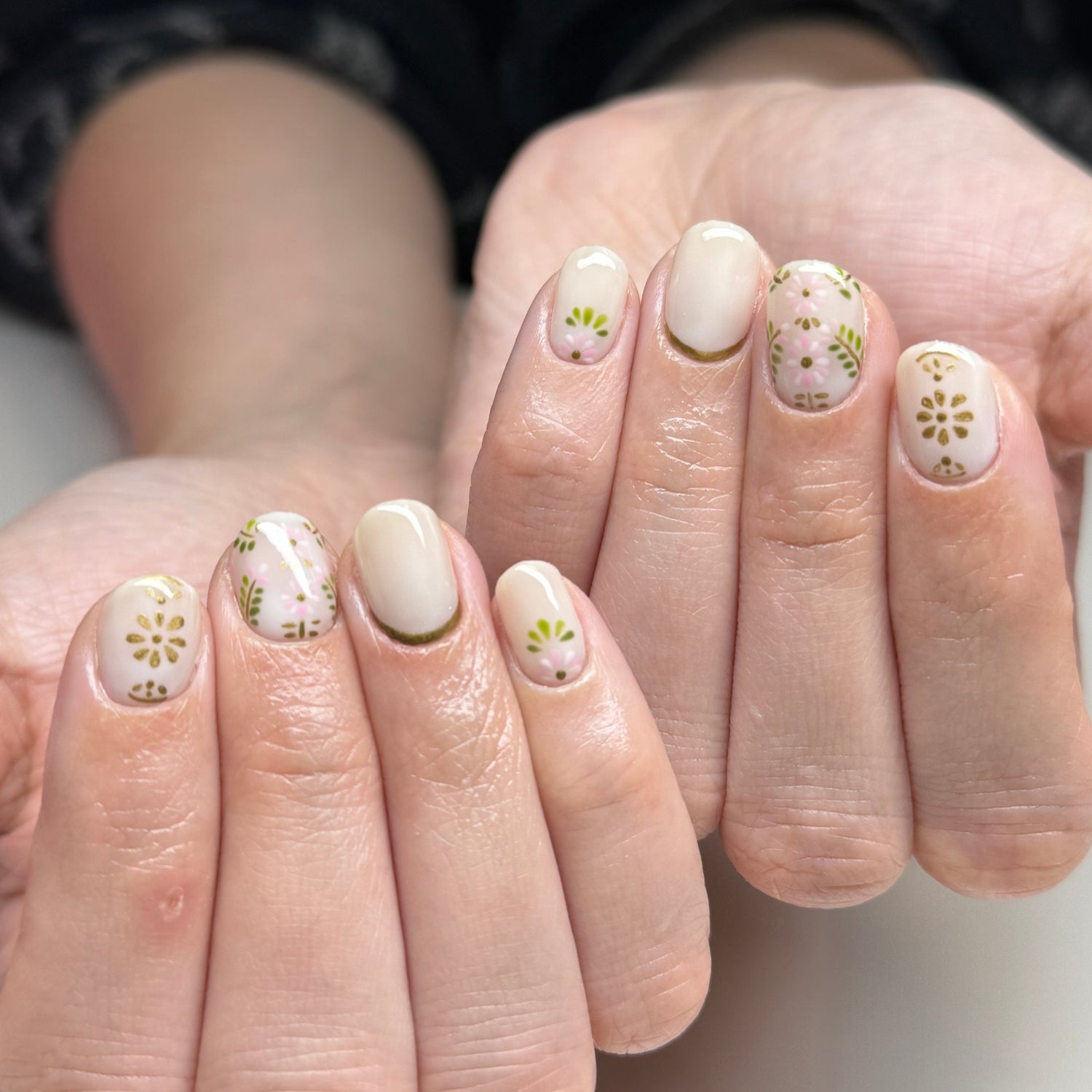 Builder gel nails with fine line hand painted nail art